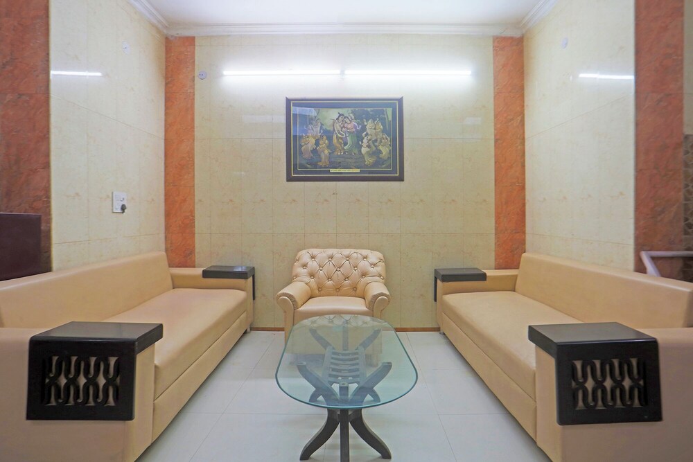 Fabhotel Vasant Villa