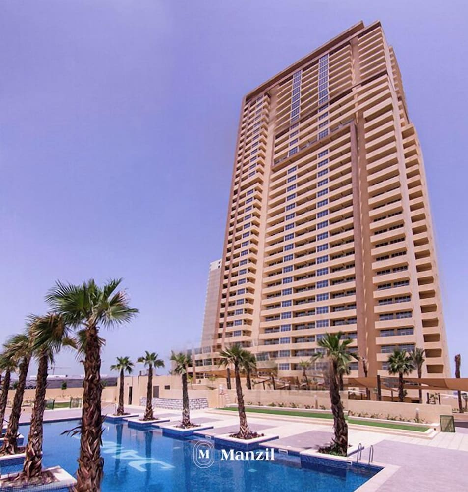 Manzil -1BR w Pool nr Dubai Sports City