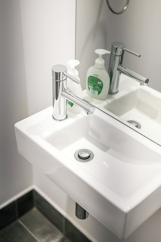 StayAU Fresh Modern 5BR Retreat Netflix in Berwick