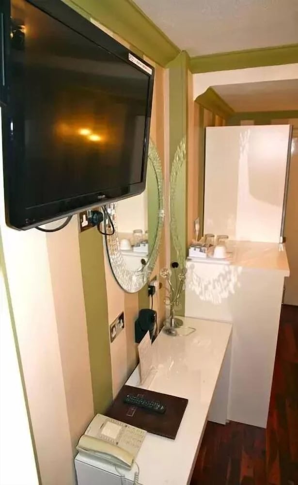 Crompton Guest House, photo 18