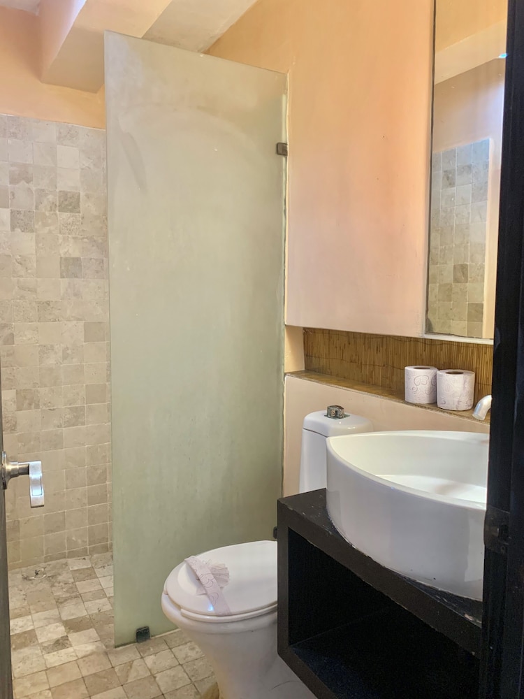 5th Avenue Room By BLVD