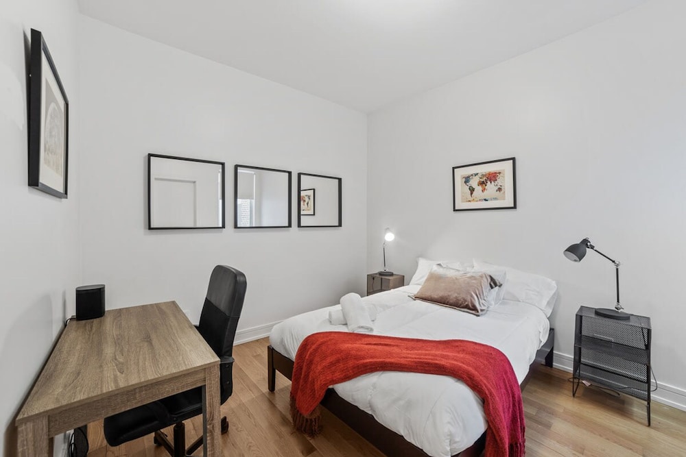 4 Bedroom Condo in Ukranian