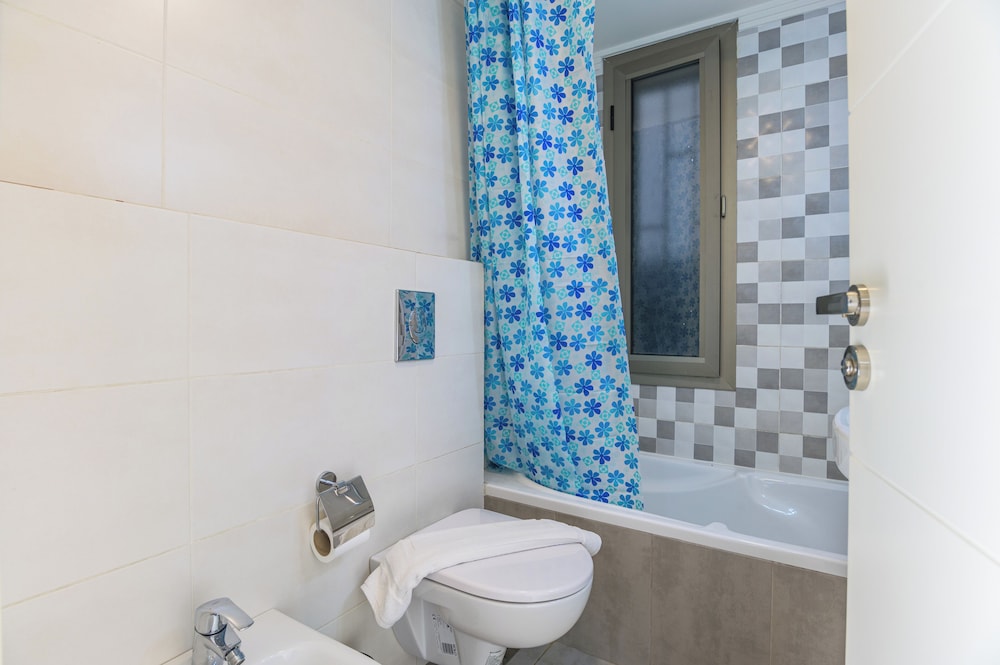 Elevate - Sleek 2-BR Apt by Santa Maria, Jal el Dib