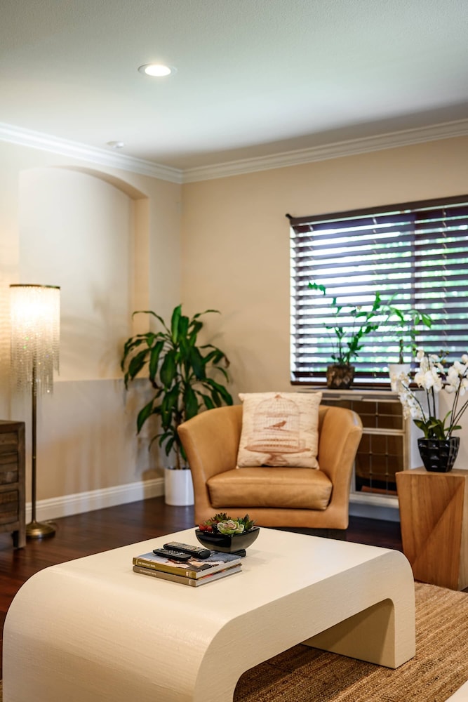Modern Serenity Near LA Tranquil 3BR Stay