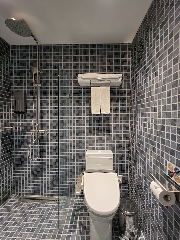 Fun Stay Inn Ximen