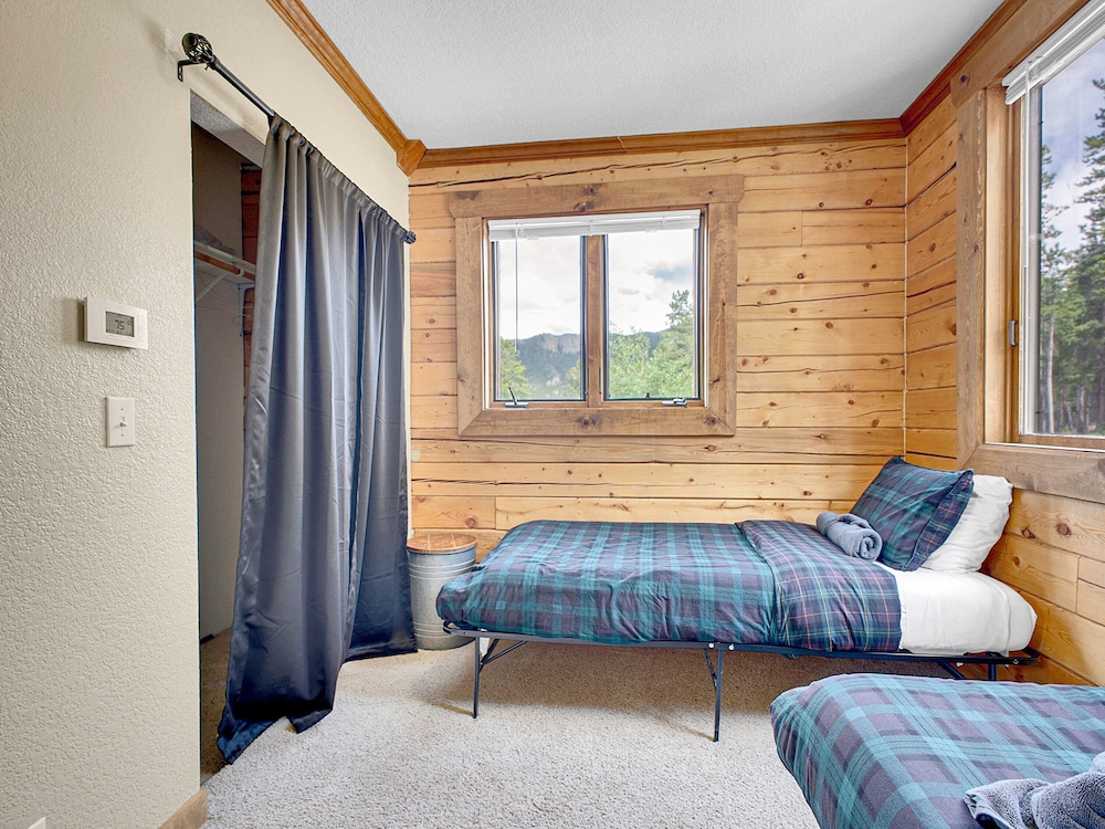 Switchback Basecamp 4 Bedroom Home