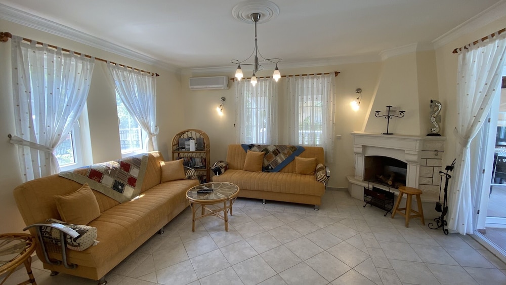 Perfect Quiet and Peaceful Villa view 5
