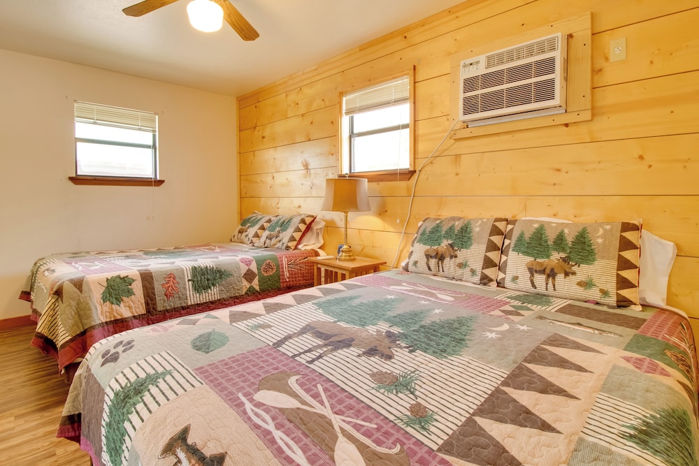 Close to River & Hiking: Cabin in Mountain View