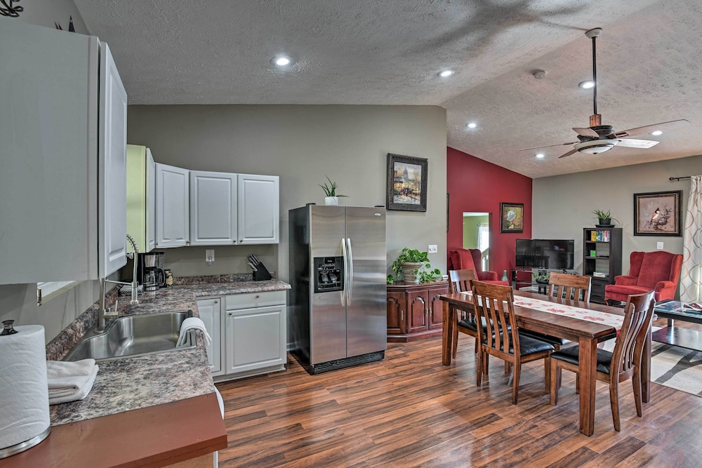 Mt Juliet Getaway w/ Yard: 22 Mi to Nashville - Property Image 16