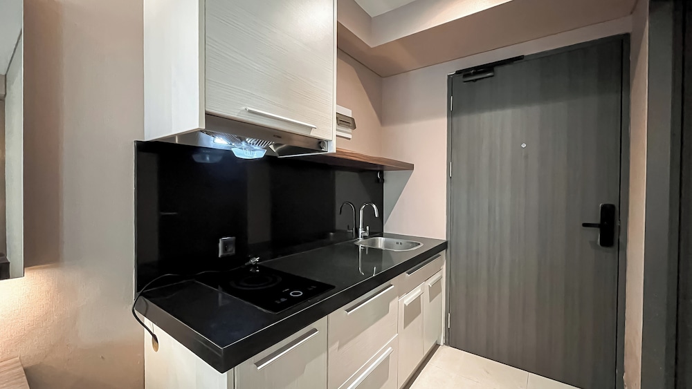 Comfy and Spacious Studio Apartment Carstensz Residence