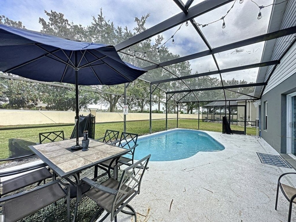 4 Bed/2 Bath Pool/spa Luxury Villa In A Resort 4 Bedroom Villa by RedAwning view 3