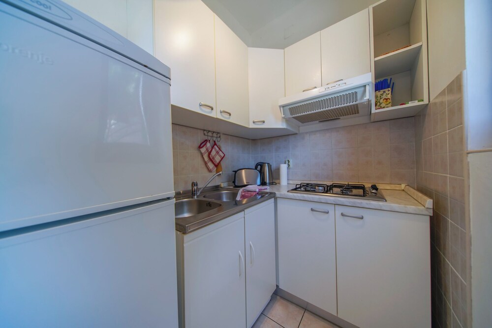 Apartments Filipović en Mljet — kitchen