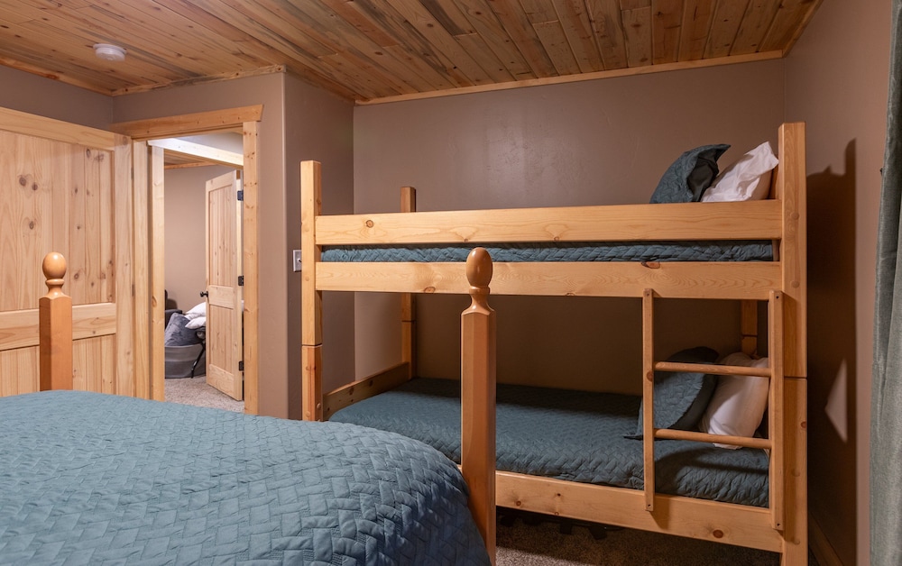 Black Bear Lodge