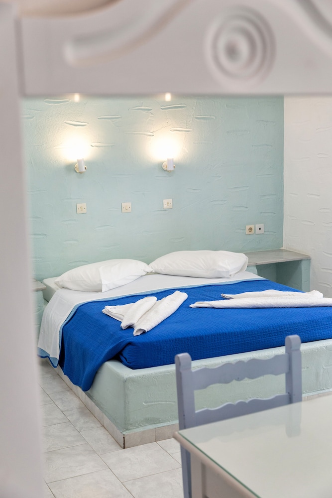 Stratos Studios & Apartments photo 3