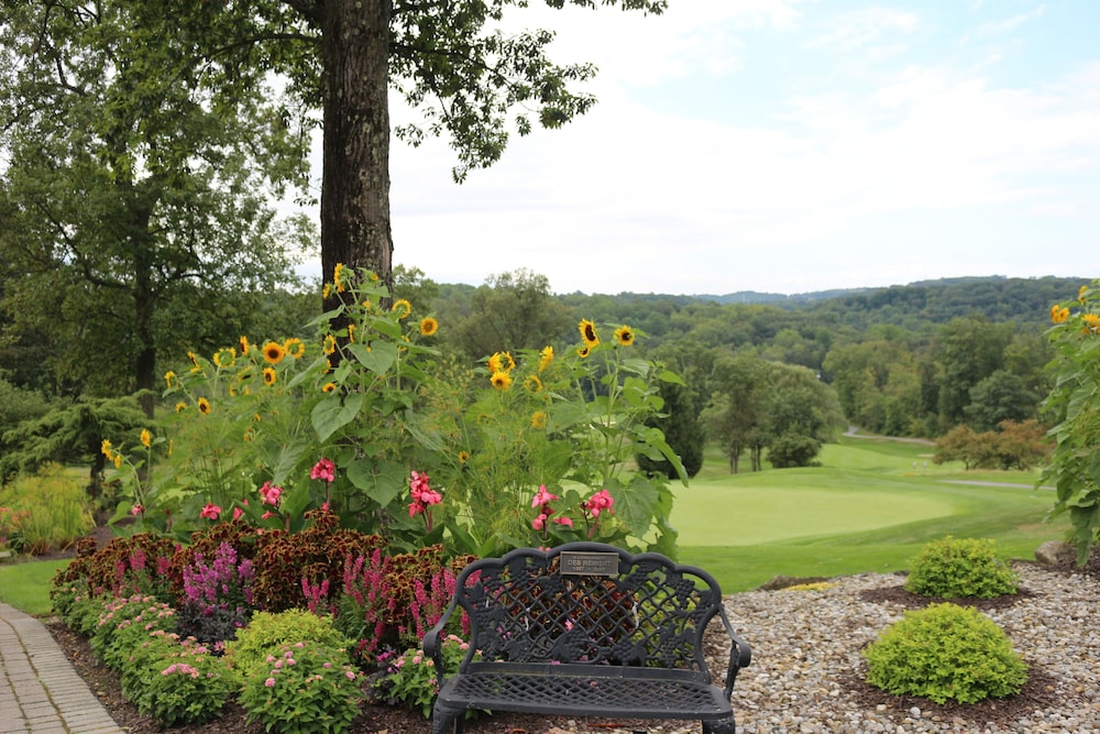 The Lodge at Woodstone Country Club