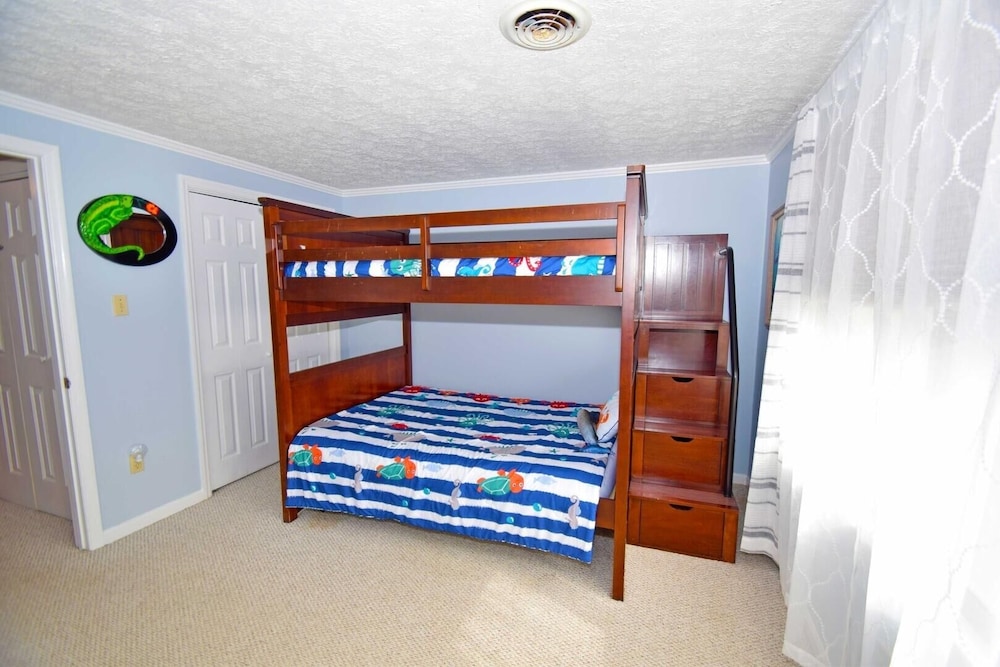Sea Jay 616c 2 Bedroom Townhouse by RedAwning