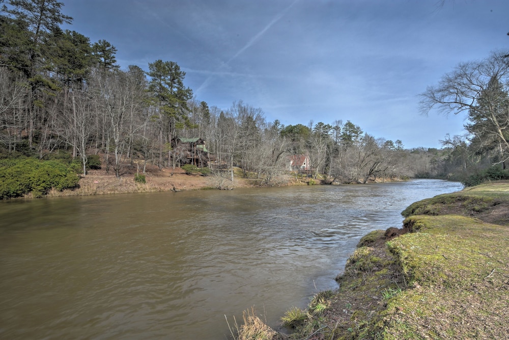 Near Hiking Trails: Hot Tub Haven in Ellijay!