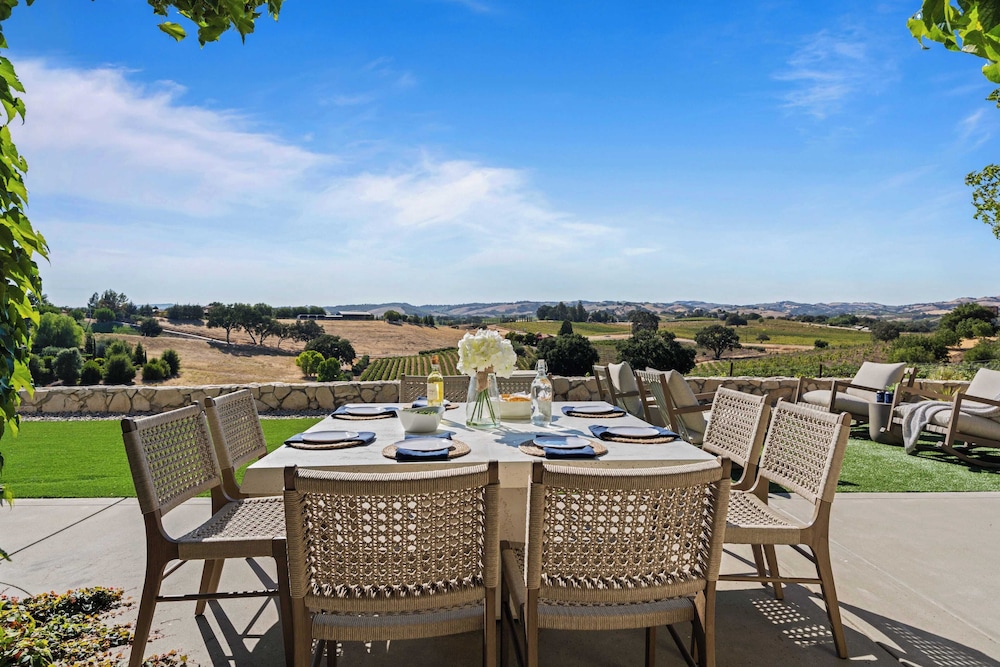 Wine Country Escape w/ Views + Wine Cellar & Gym Caterina Dusi Vineyard by Avantstay