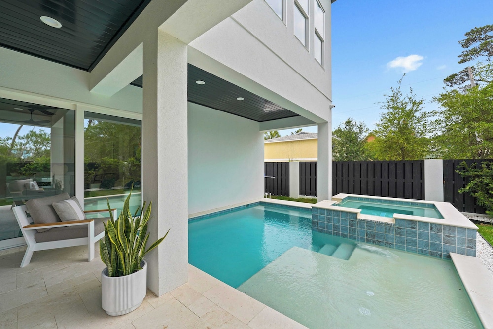 30A Serenity Skies by Avantstay Sleeps 19 Pool + Golf Cart