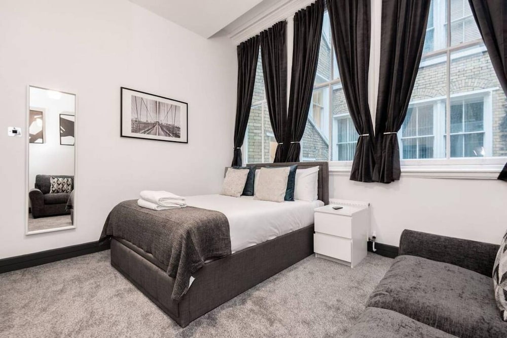 Host Apartments Exchange Quarters
