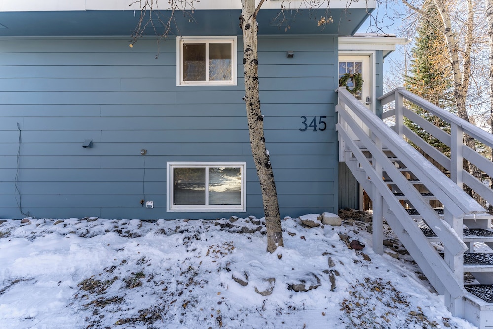 345 Rainbow Court