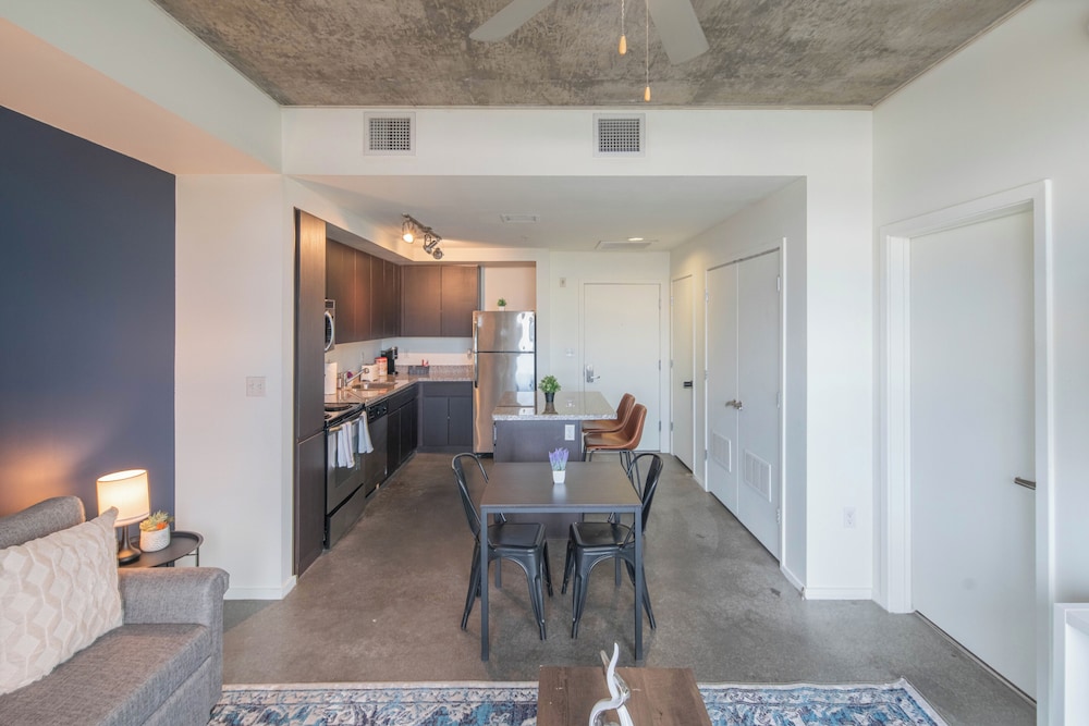 ROVE LIVING/KL - Roosevelt Point
