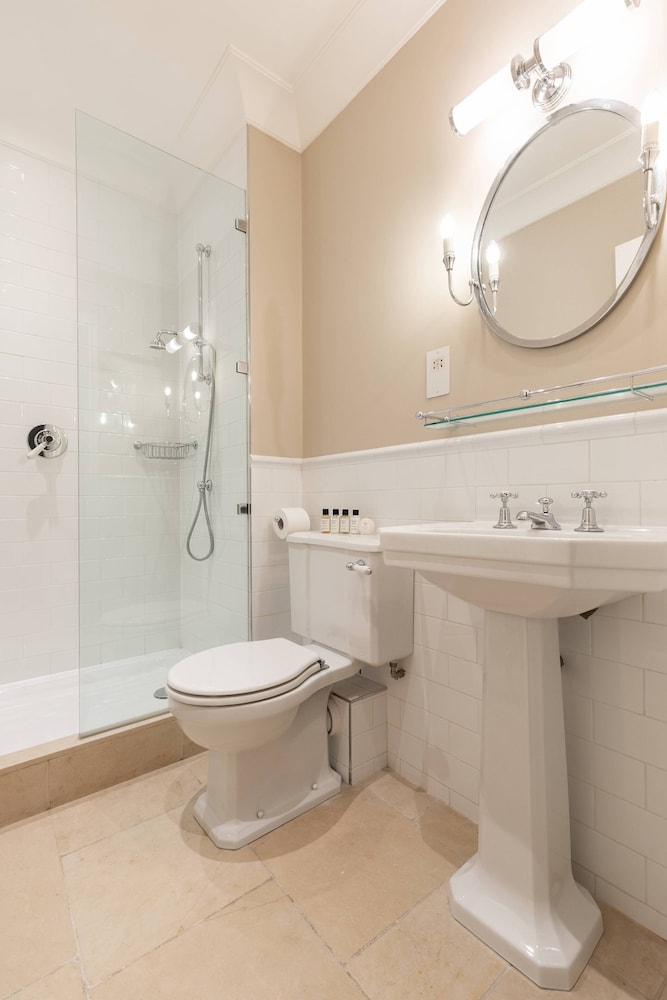 Earl's Court Square XI by Onefinestay