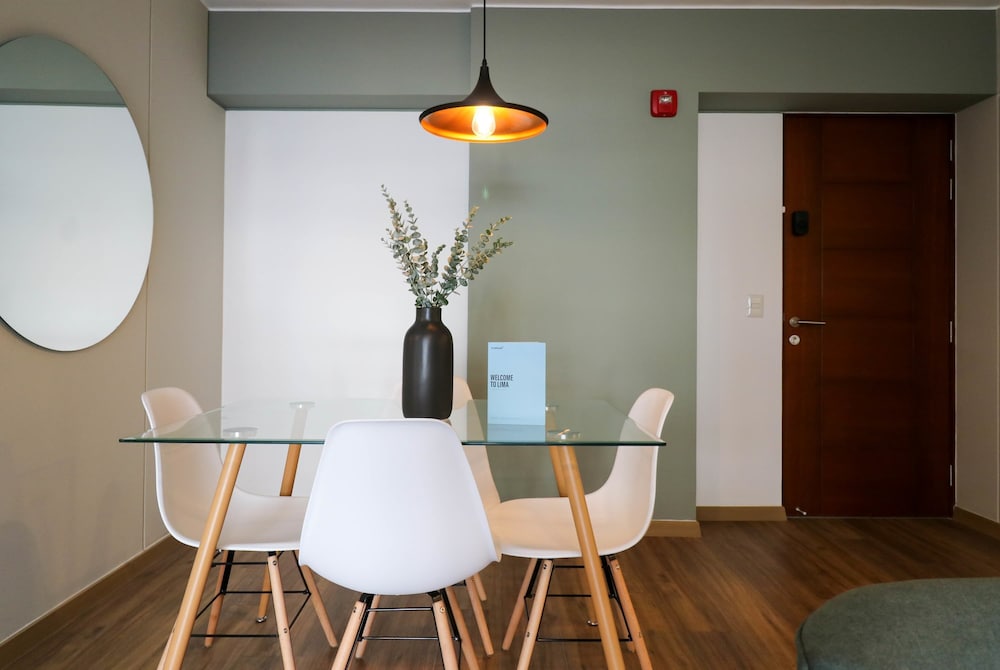 Radiant 1BR With Deco in Miraflores