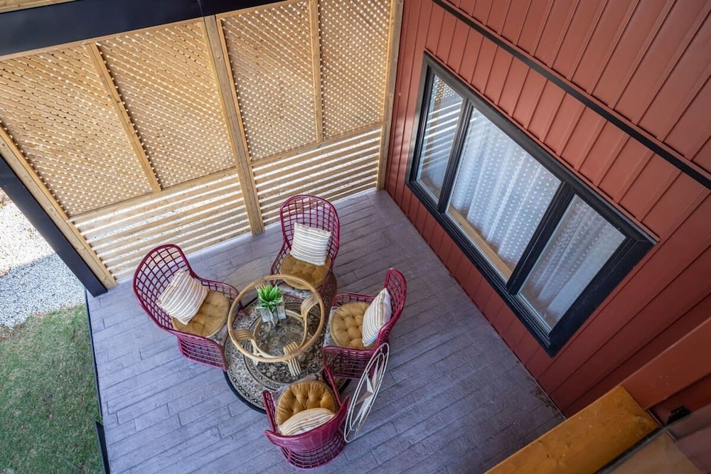 Luxury Lakefront Cottage - The Shining Star