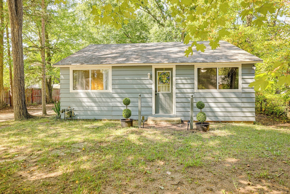 Tranquil Home in Dtwn Baldwin: Fish, Hike & Golf!