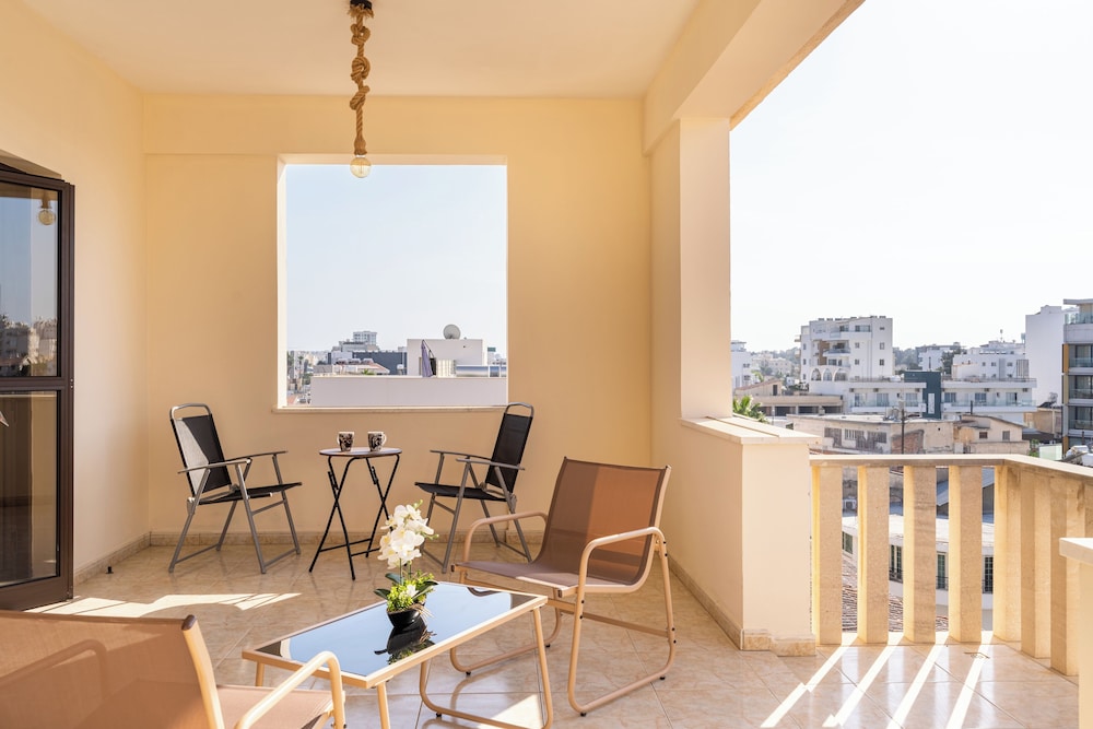Ani's Studio With Terrace in Larnaca