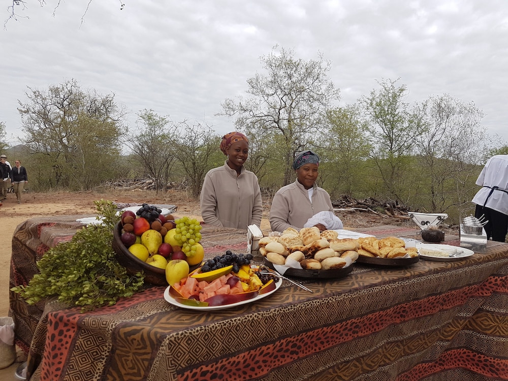 Nyati Safari Lodge