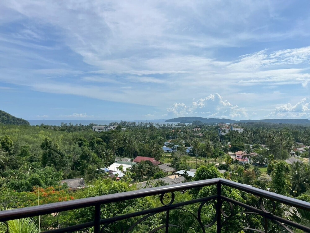 Thara Bayview Villa