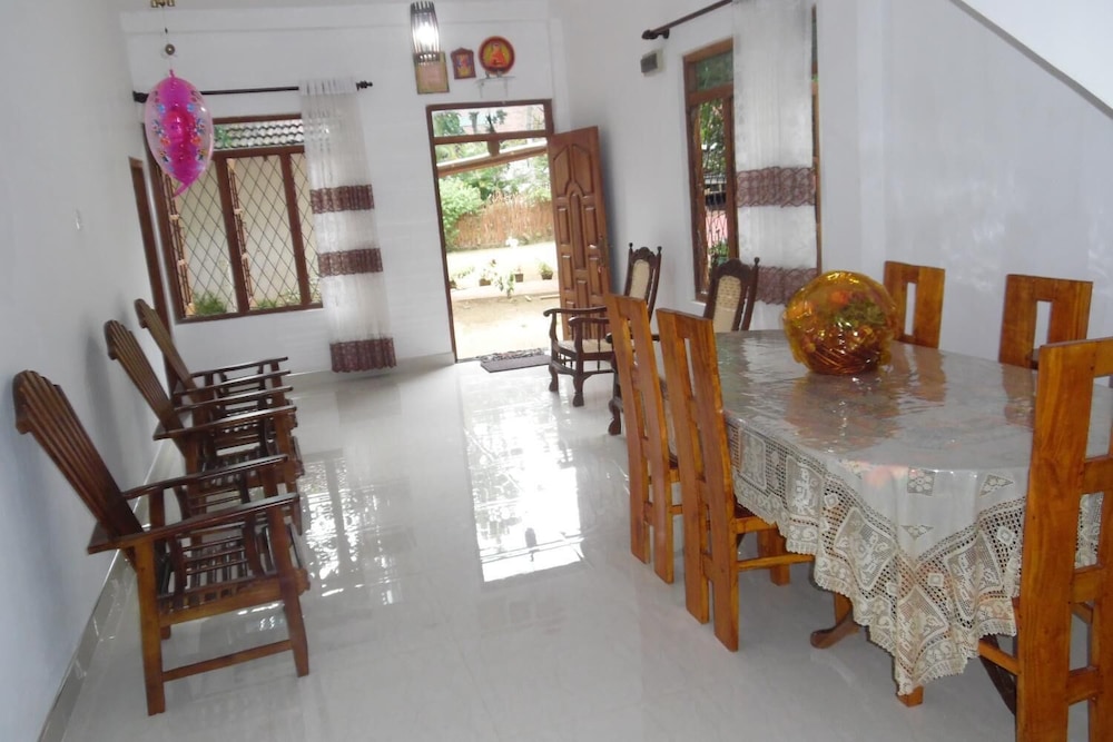 Mango House