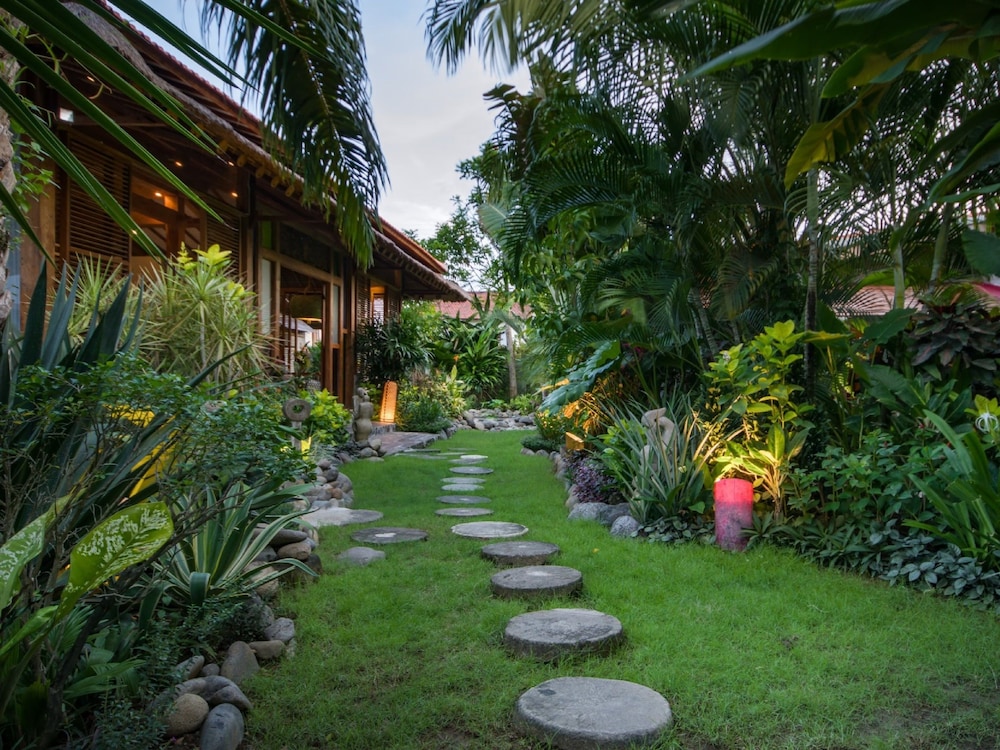 Villa Desa Roro by Villa Finder