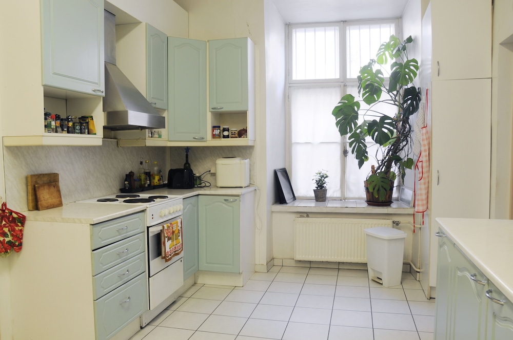 Tallinn Vacations - Old Town Munkenhof Guesthouse - Hostel - Property Image 1
