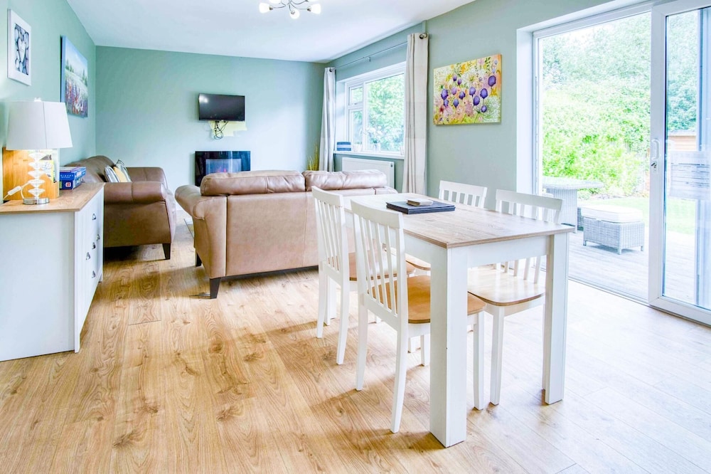 Marshmallow - 2 Bedroom Cottage - Oxwich