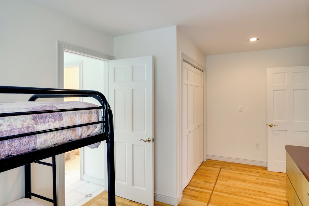 Luxury Mansion Rental w/ Rec Room in Niskayuna!