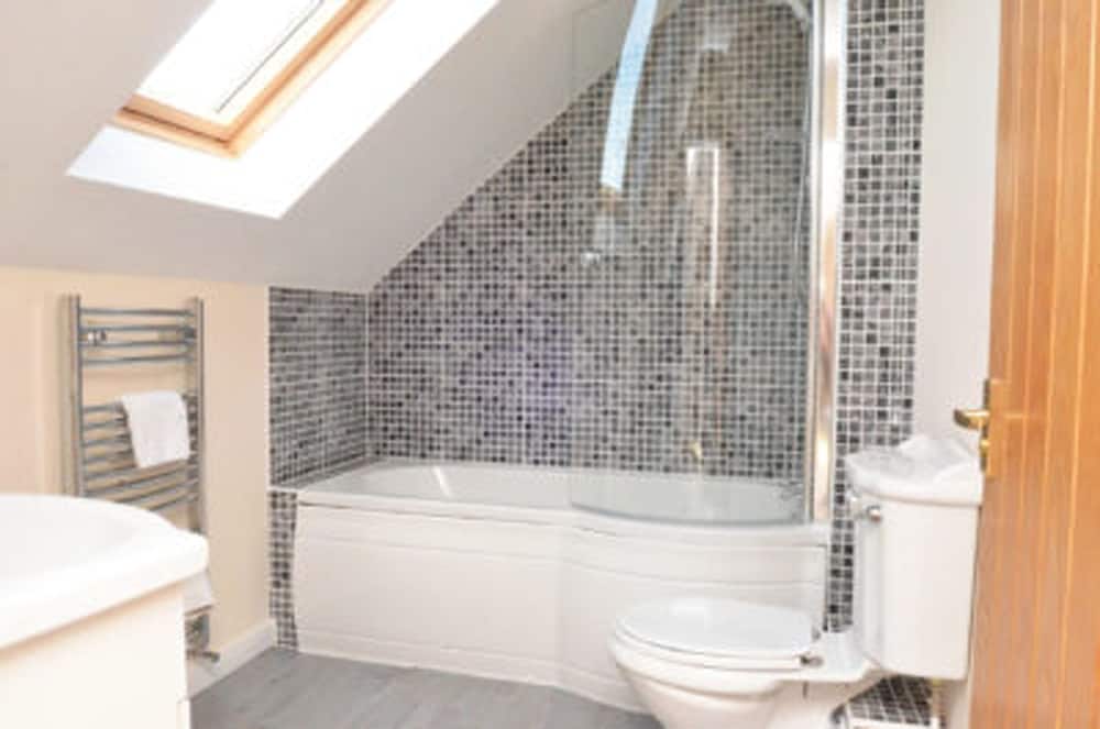 Stroud Vacations - Cotswolds Valleys Accommodation-Stony Hs - Property Image 4