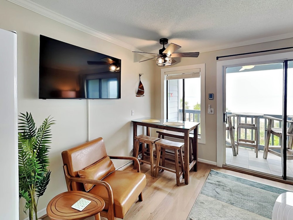Beach Racquet A218 - Tybee Palms by Tybee Vacation Rentals