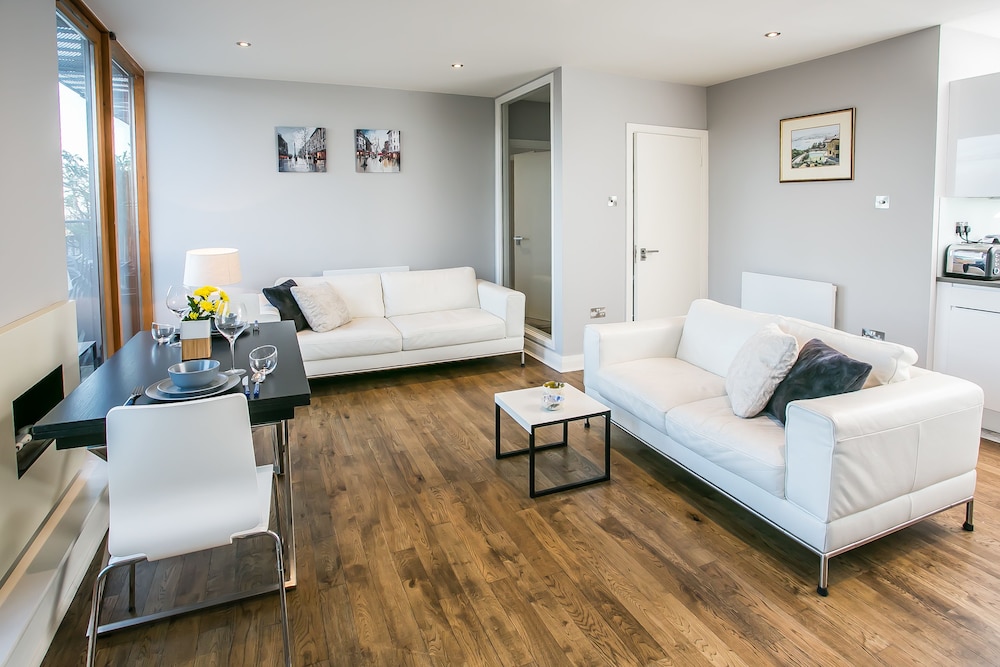 Grand Canal Square Apartments