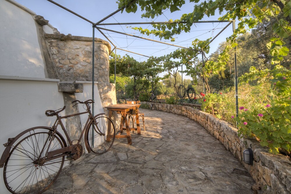 Trullo del Falegname Ostuni by Typney view 3