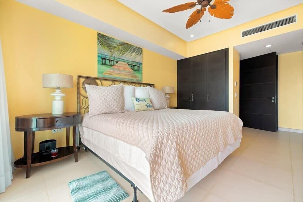 Oceanview 3BR Apt With Beach Access - Pool - Gym