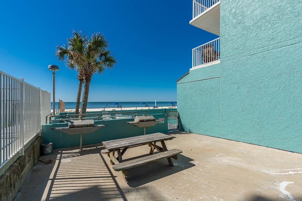 Westwind 603 1 Bedroom Condo view 4