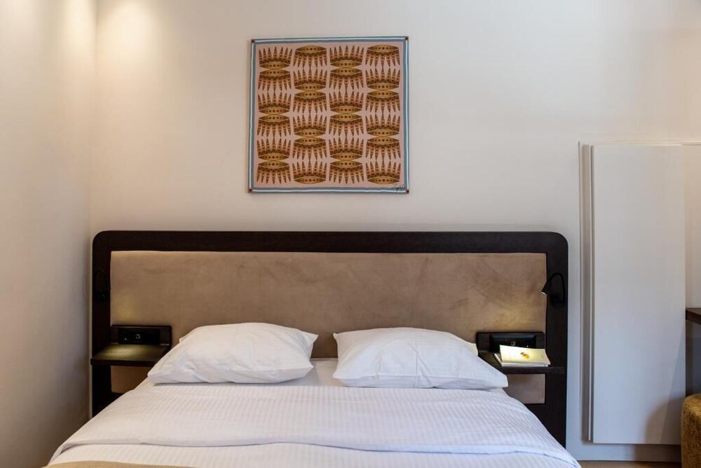 Epitome Suites