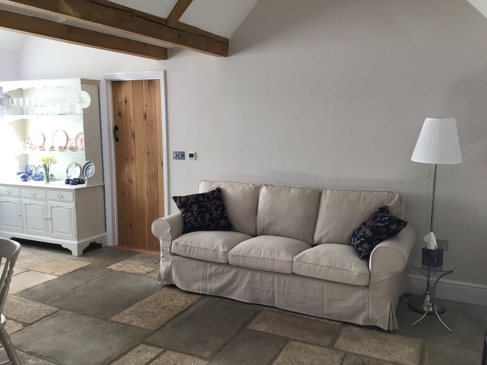 Courtyard Cottage - Adults Only view 3