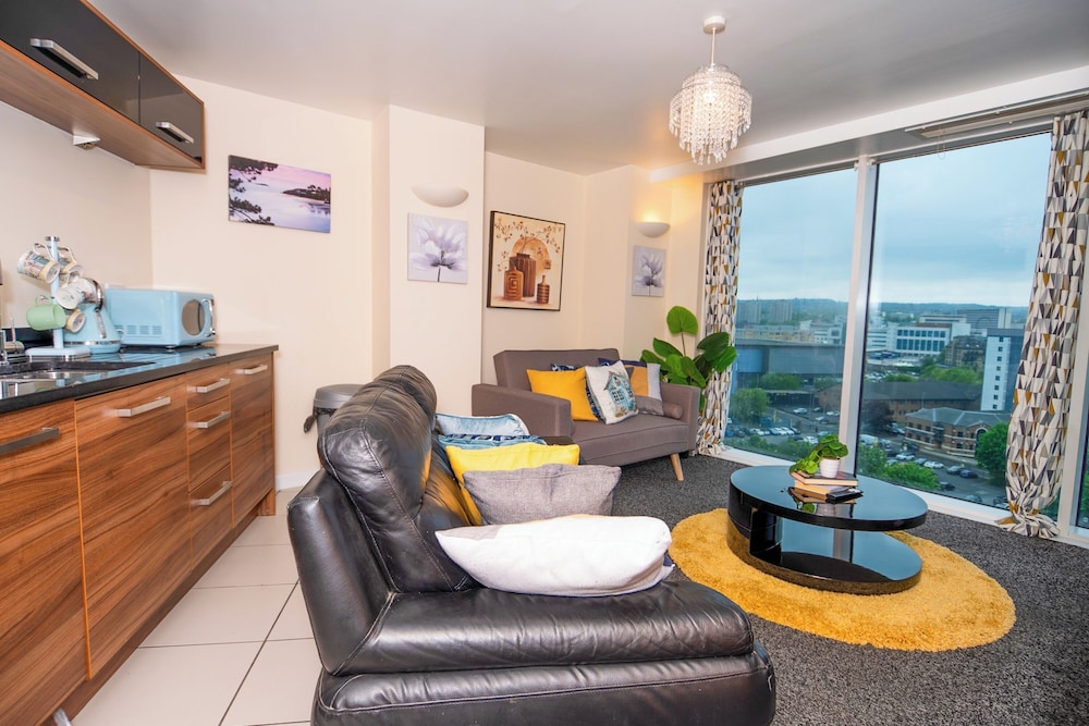 City Centre Location-family Friendly-free Parking