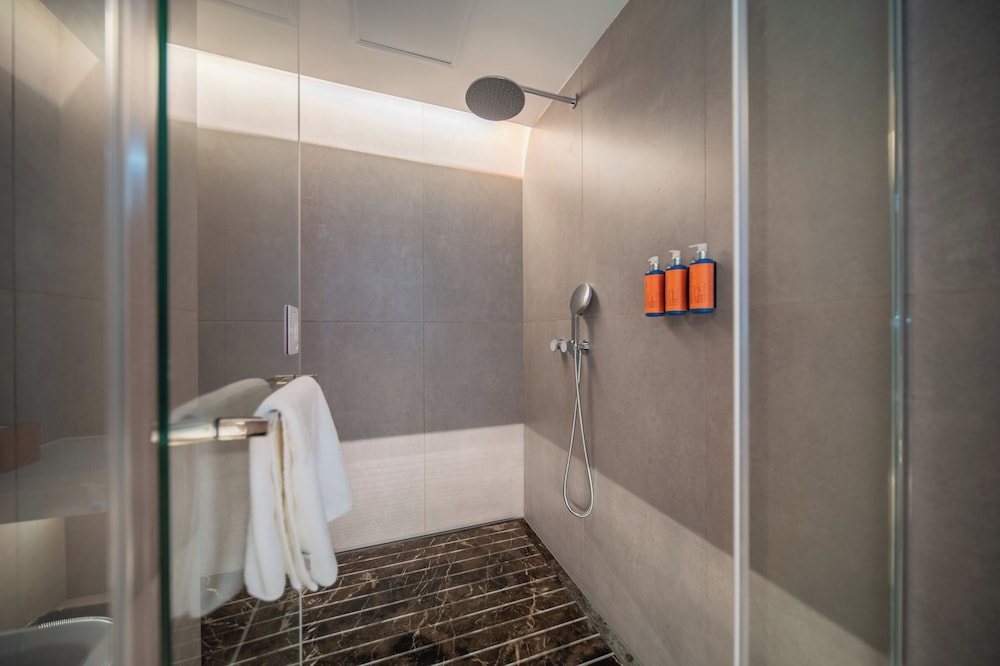 One Gem Hotel