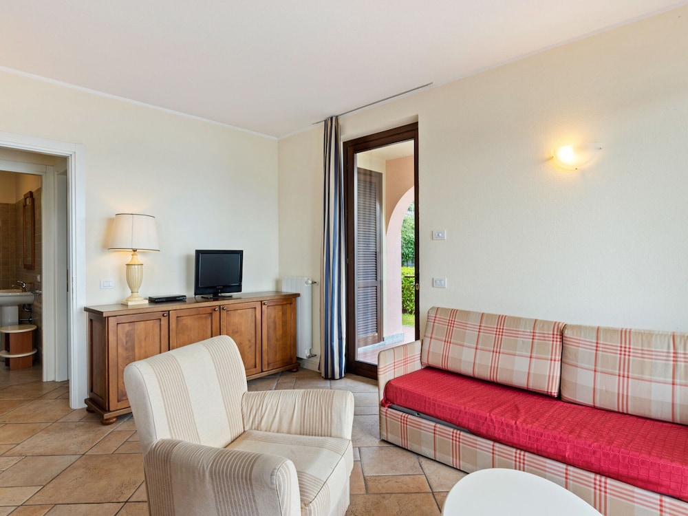 Residential Complex With Panoramic Views and Pool photo 4