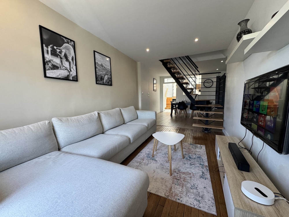 Home in Le Mans Near 24 Hours Circuit